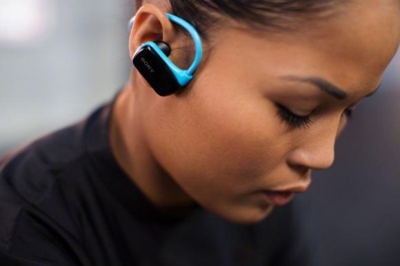 Sony представила водонепроницаемый плеер Walkman