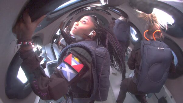 Virgin Galactic впервые отправила туристов в космос
