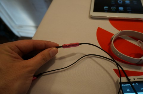 Talkband N1 - беспроводная гарнитура от Huawei