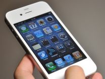 Apple будет платить по 15$ недовольным юзерам iPhone 4