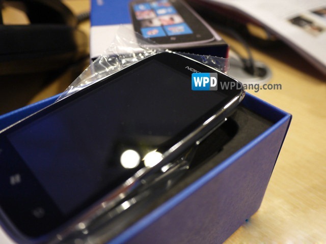 Первая распаковка Nokia Lumia 610 из Китая