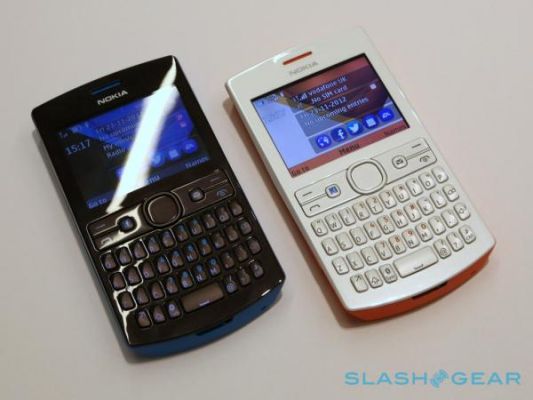 Nokia представила два новых телефона из линейки Asha