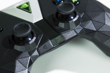 Nvidia Shield TV: облачный гейминг — новый уровень — Пульт управления и контроллер Shield. 14