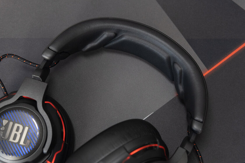 Обзор JBL Quantum One: тишина по-геймерски