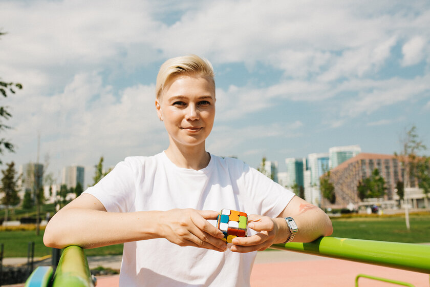 Кубик Рубика, обучающий играть в самого себя. Обзор Go Cube