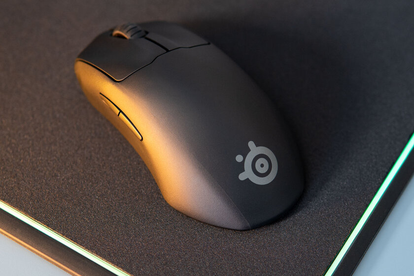 Геймерам от профессионалов. Обзор SteelSeries Prime Wireless — Внешний вид и эргономика. 5