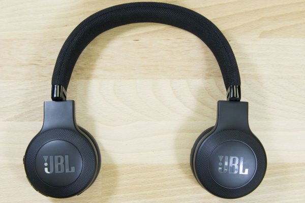 Обзор Bluetooth-наушников JBL E45BT — Внешний вид и удобство использования. 6
