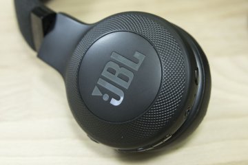 Обзор Bluetooth-наушников JBL E45BT — Внешний вид и удобство использования. 7