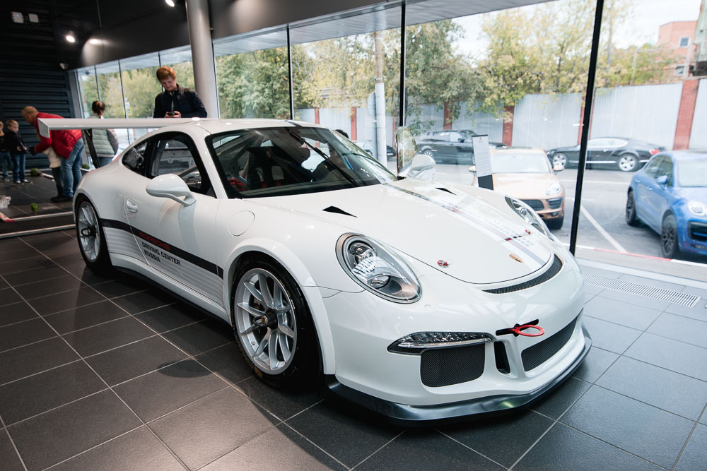 День классических Porsche 911 в Москве