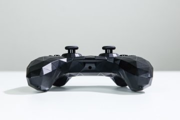 Nvidia Shield TV: облачный гейминг — новый уровень — Пульт управления и контроллер Shield. 16