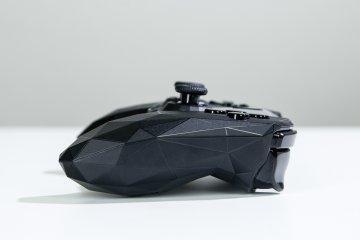 Nvidia Shield TV: облачный гейминг — новый уровень — Пульт управления и контроллер Shield. 11