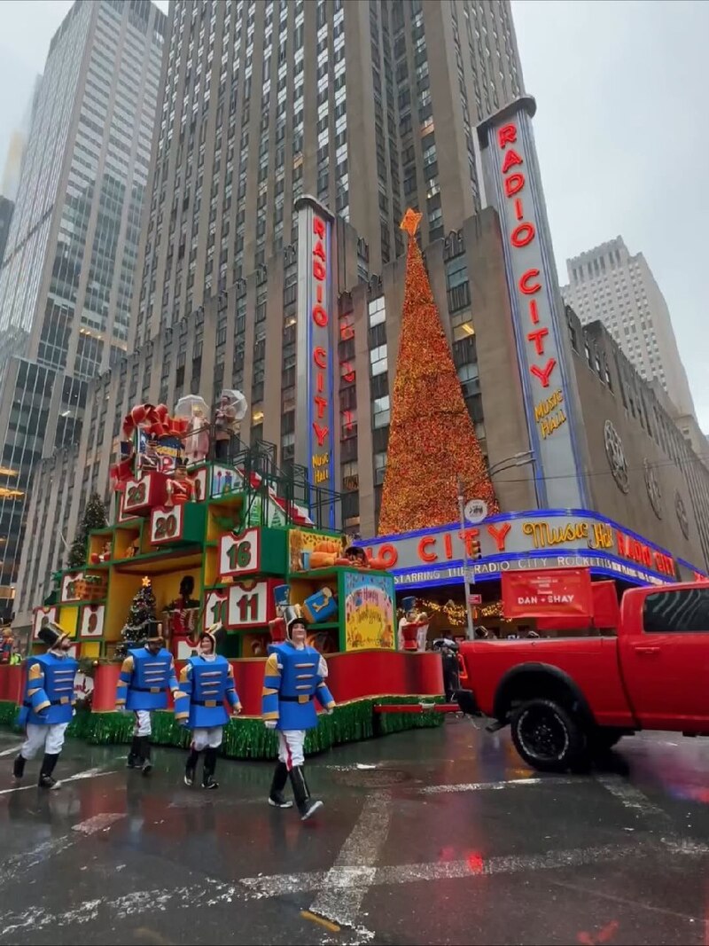 Парад надувных шаров Macy's в Нью-Йорке