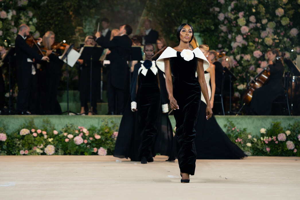 Наоми Кэмпбелл в шоу Richard Quinn LFW SS26