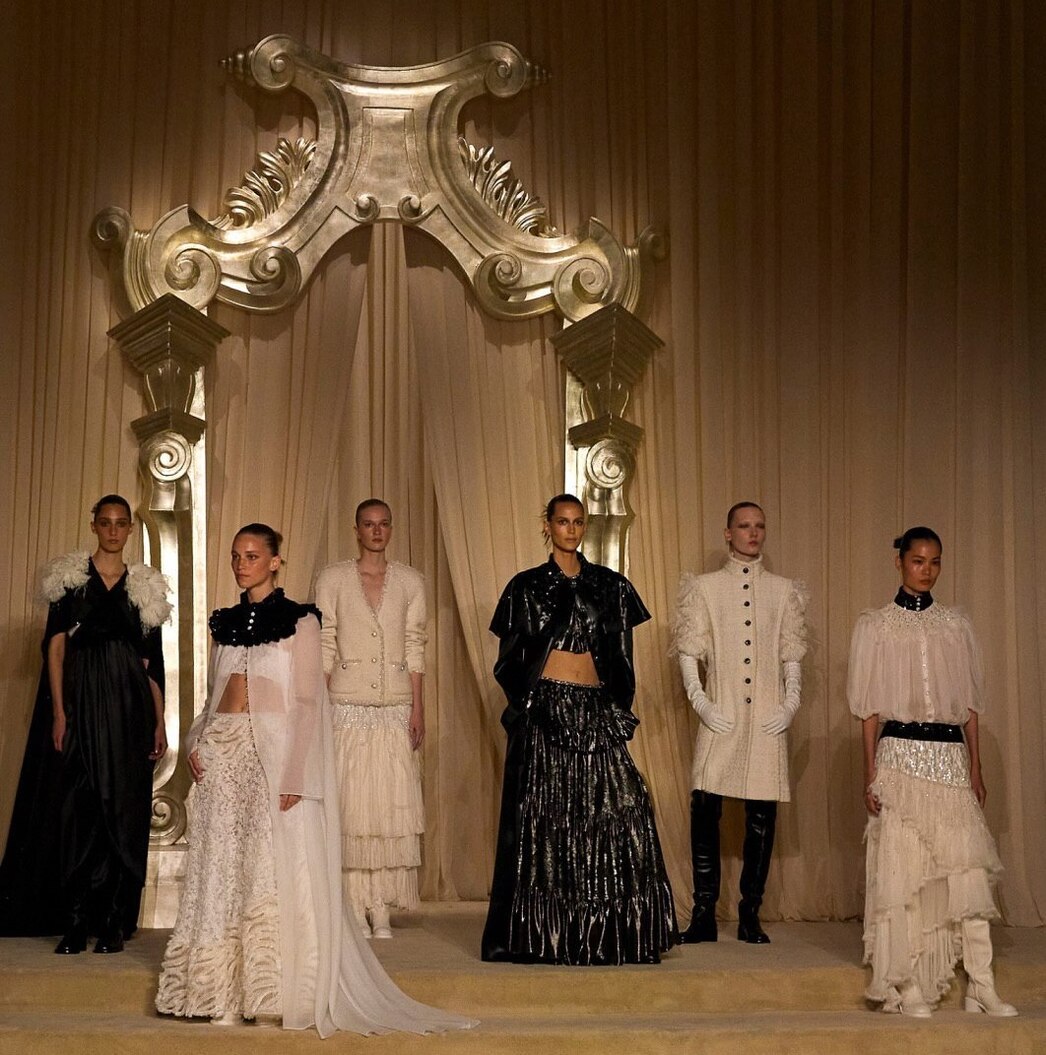 Показ CHANEL недели Haute Couture сезона осень-зима 2025/26