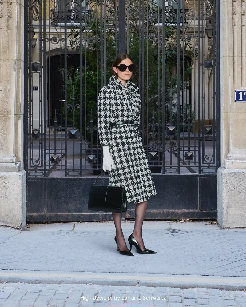 Образ Balenciaga на улицах Парижа