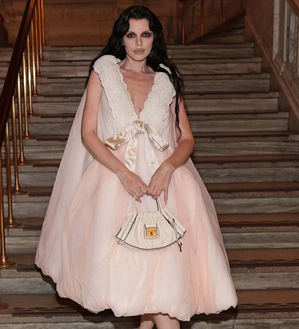 Джулия Фокс на показе Marc Jacobs