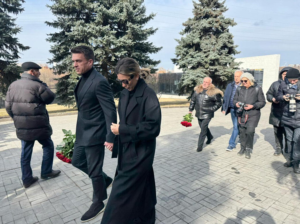 Похороны Бедроса Киркорова. Влад Топалов, Регина Тодоренко