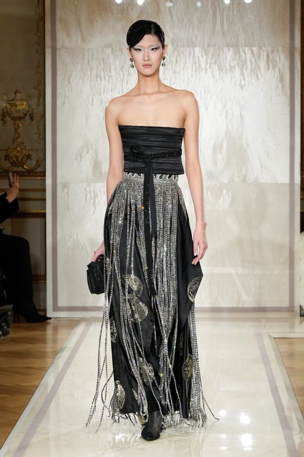 Образ юбилейного шоу Armani Privé