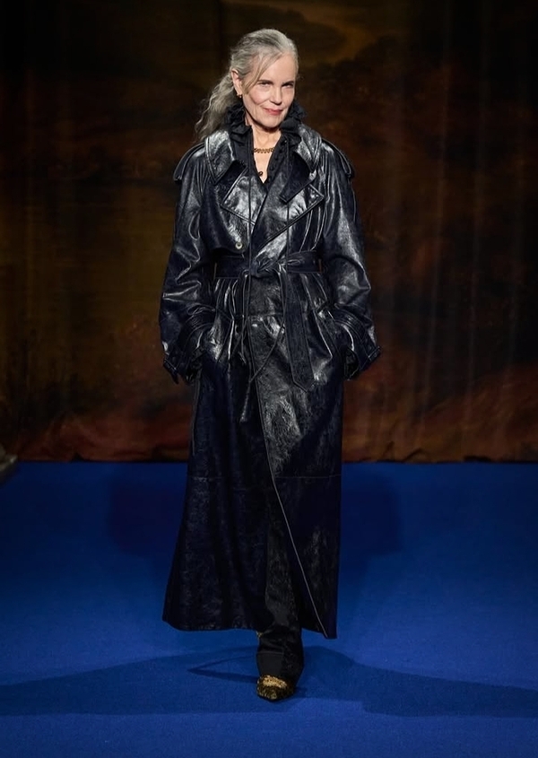 Показ новой коллекции модного дома Burberry
