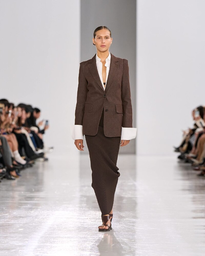 Показ Max Mara SS2025 Париж