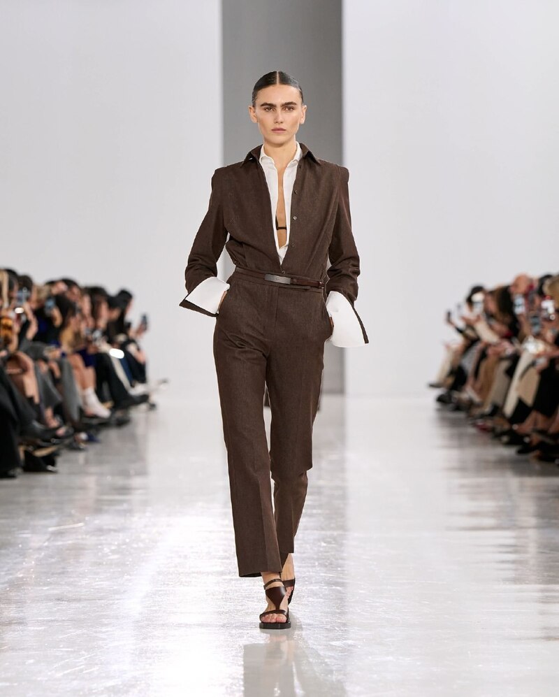 Показ Max Mara SS2025 Париж