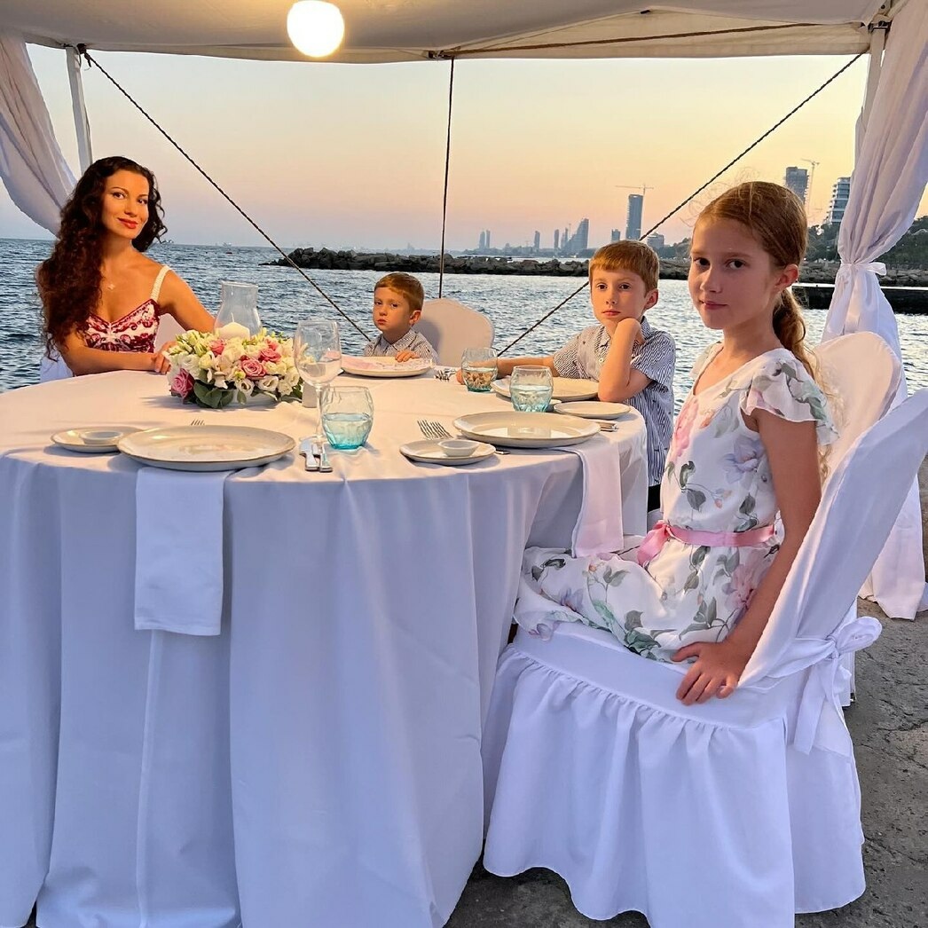 Ирина Болгар с детьми