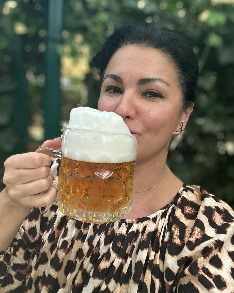Анна Нетребко