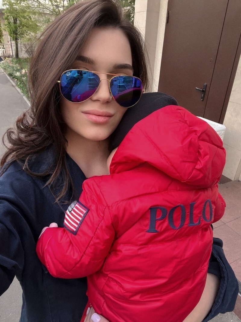 Аделина Сотникова с сыном