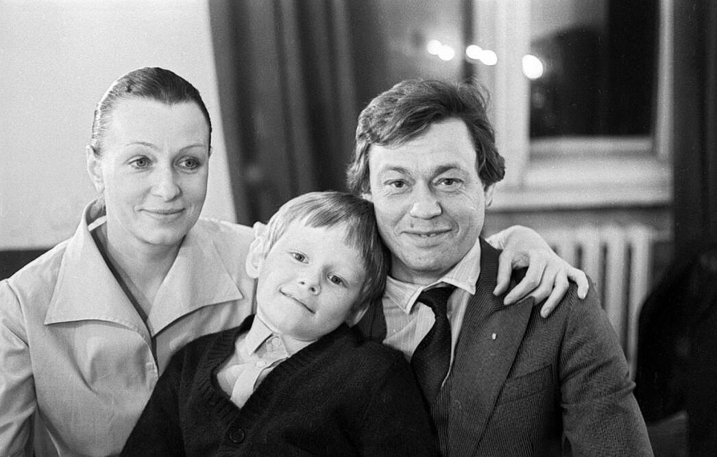 Николай Караченцов и Людмила Поргина поженились в 1975 году, вырастили сына
