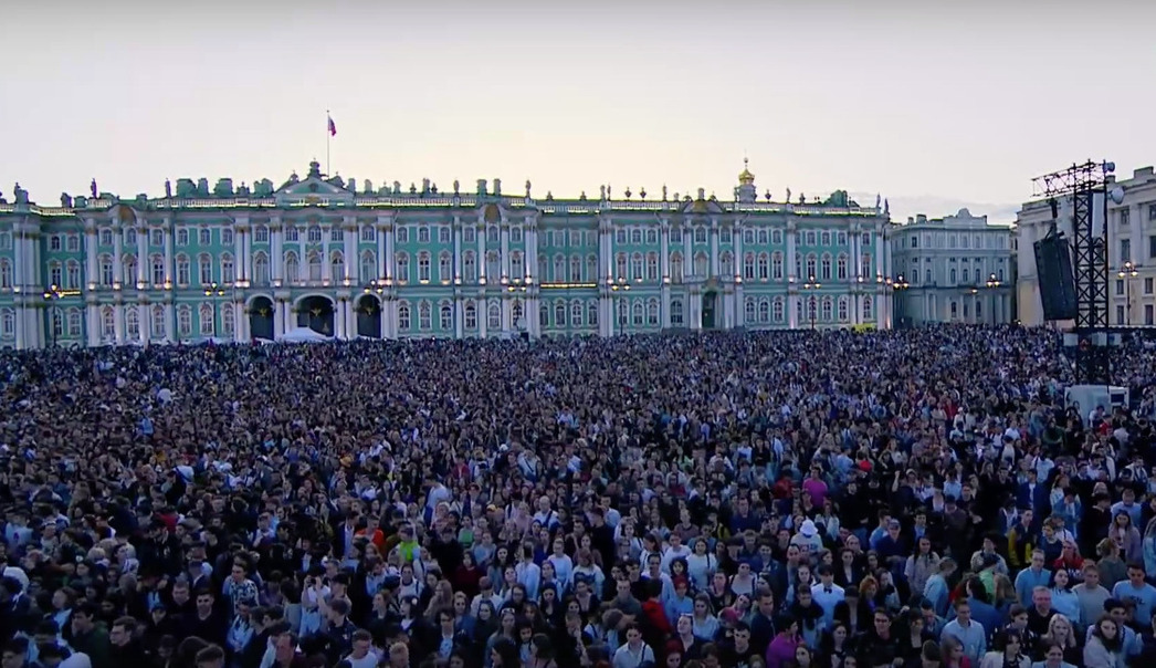 Дворцовая площадь в Санкт-Петербурге