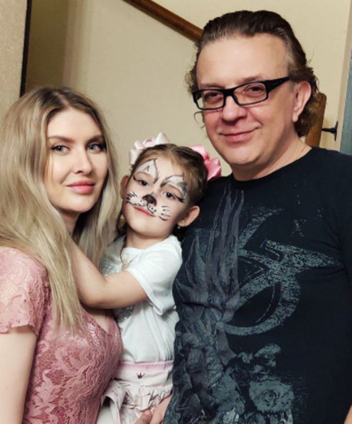 Роман Жуков с Ольгой и ее дочерью от первого брака
