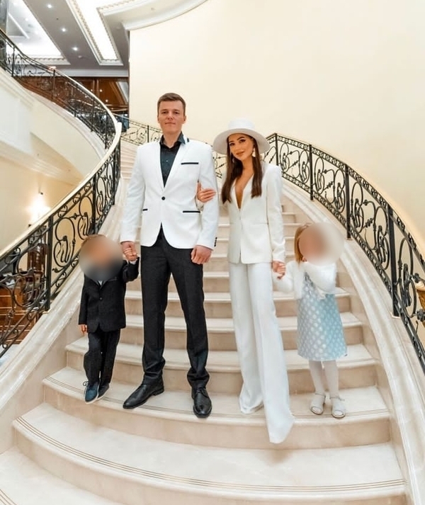 Валерия и Артем Чекалины