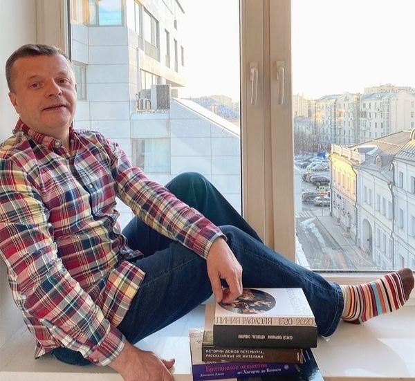 Леонид Парфенов "На что я живу? Сейчас удалось собрать что-то из рекламы, упали роялти от книг".