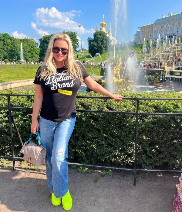 Анна Семенович побывала в Петергофе
