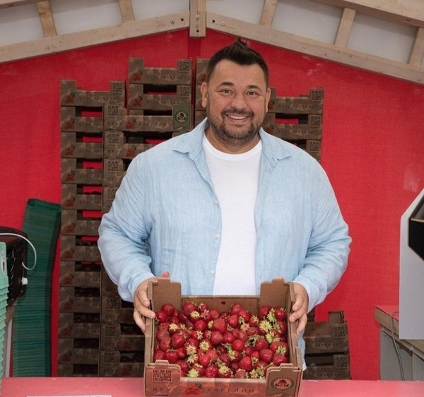 Сергей Жуков продал тонны клубники из Карелии