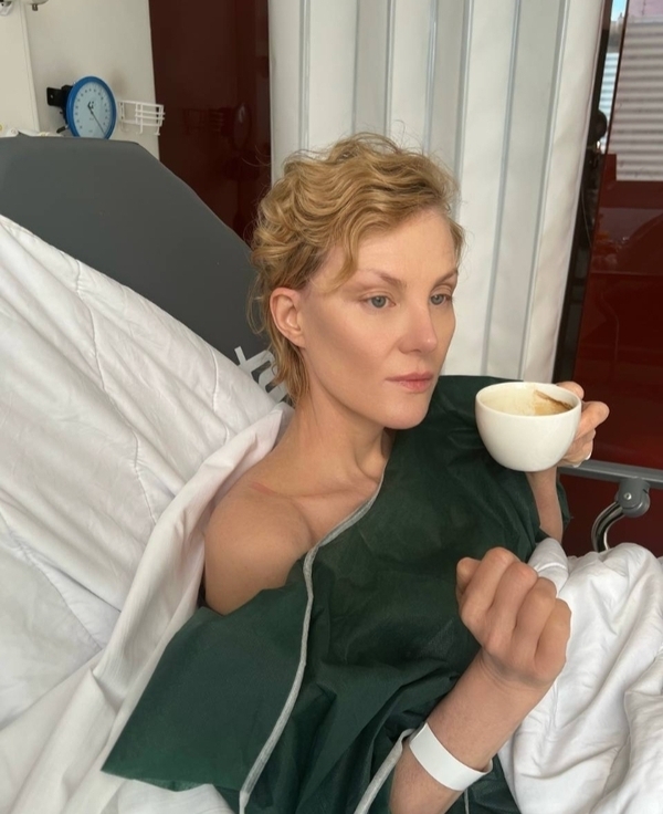 Рената Литвинова попала в больницу в Париже