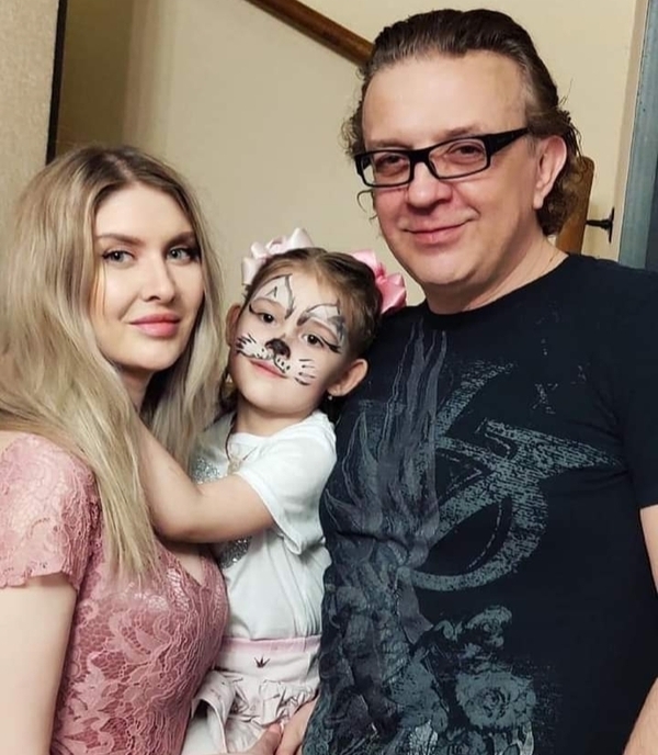 Роман Жуков с Ольгой Жуковой (Илларионовой) и ее дочерью от первого брака