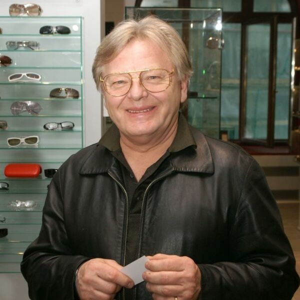 Юрий Антонов