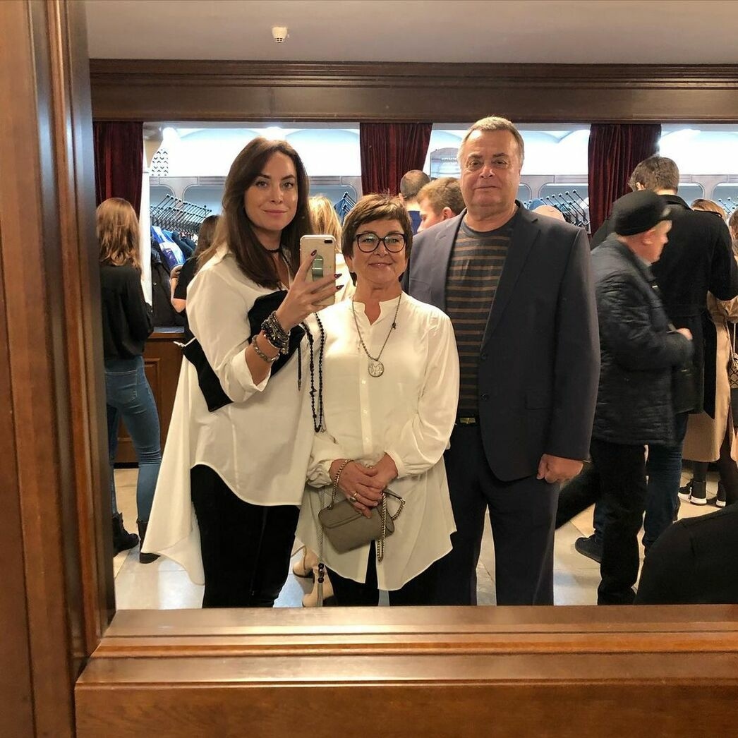 Наталья Фриске с мамой и папой