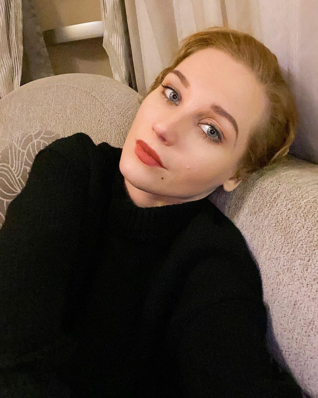 Кристина Асмус: "Родинка у меня своя! Настоящая! И всегда была".