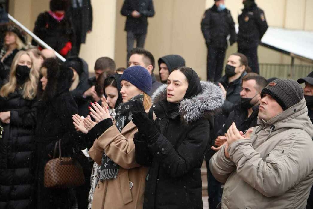 Маэстро проводили аплодисментами