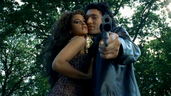 Моника Булцччи и Венсан Кассель в фильме "Доберман" 1997 год
