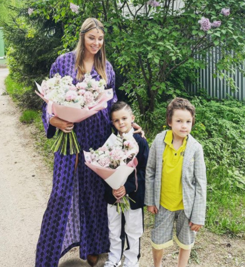 Полина Диброва с сыновьями