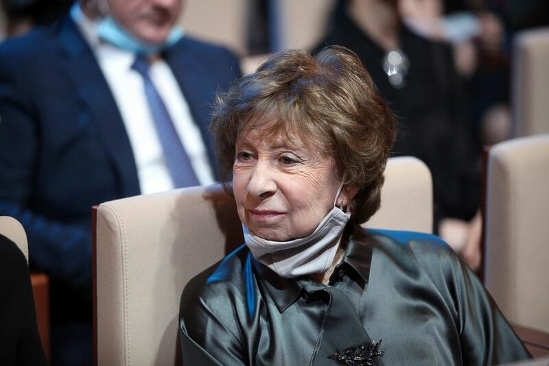 Лия Ахеджакова
