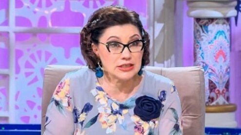 Роза Сябитова: "Если ваш мужчина стал часто повторять фразы: «Я не хочу тебе мешать», «Ты совершенство, куда мне до тебя», «Главное, чтобы ты была счастлива», «Я тебя не достоин», «Я завидую тому парню, который на тебе женится». Это означает, что вас бросили"