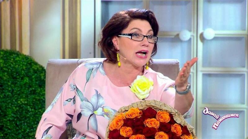 Роза Сябитова: "Нет никого щедрее на обещания, чем мужчина, объятый желанием. И горе той дурочке, которая поверит всему тому, что говорил ей мужчина накануне. Мужчина до и после – это два разных человека. Первый – пылкий и страстный, второй – холодный и равнодушный"