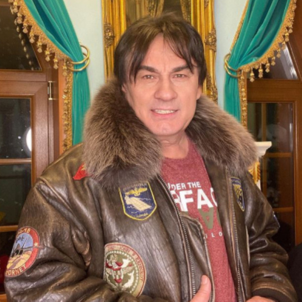 Александр Серов