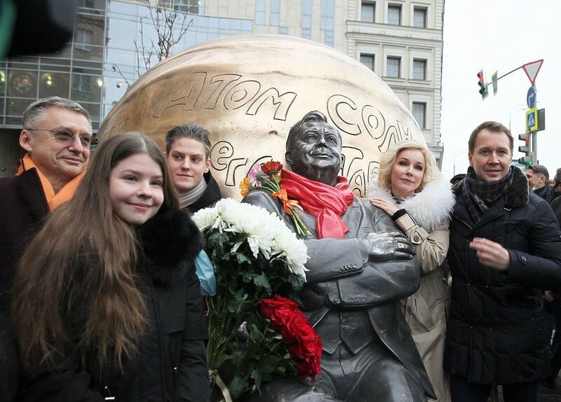 Маша, Антон, Павел Табаковы, Марина Зудина и Евгений Миронов