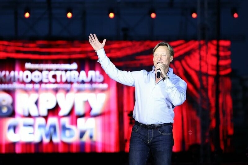 Дмитрий Харатьян