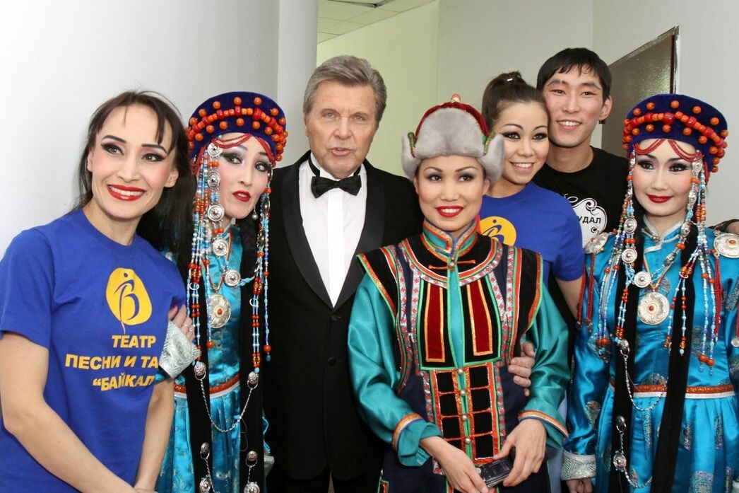 Лев Лещенко и народный ансамбль